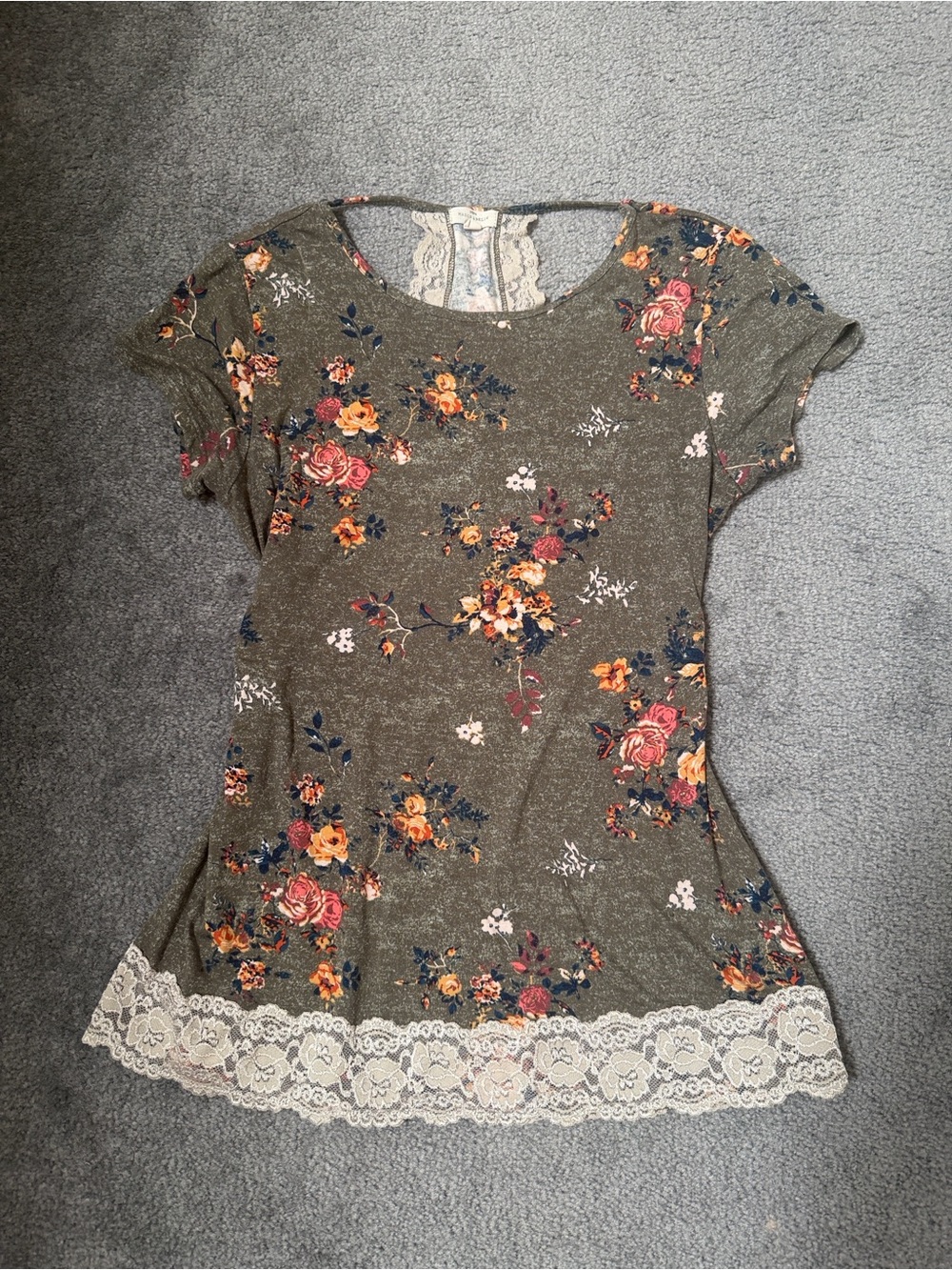 Olive Green Floral Lace-Hem Short Sleeve Tee